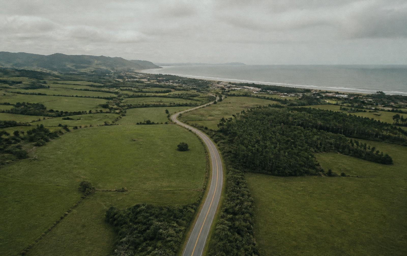 Vista aérea do litoral de Santa Catarina